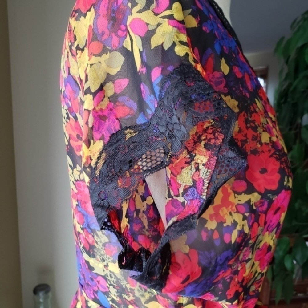 NWOT Lace Trim Vibrant Sexy Belted Robe S - Picture 4 of 8